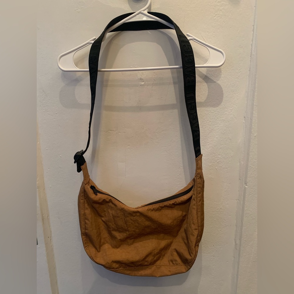 BAGGU Medium Crescent Bag